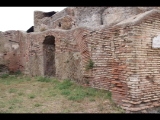 04948 ostia - regio i - insula xvii - caseggiato con fornace (i,xvii,1) - ostseite - 1. raum von norden - nordwand - 09-2023.jpg